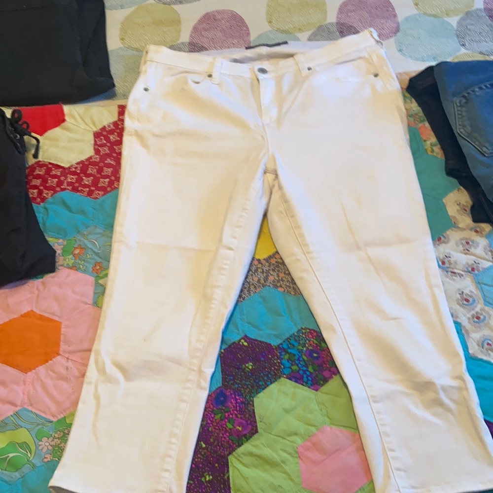 Torrid Sky high skinny crops jeans-white